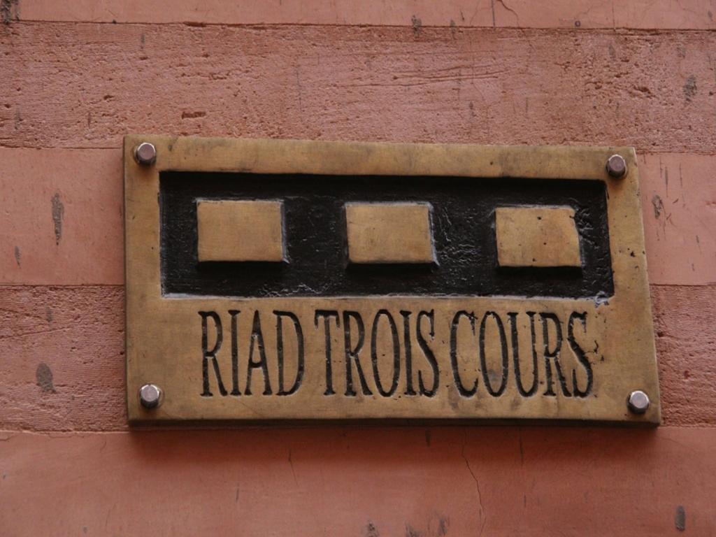 Riad Les Trois Cours Marrakesch Exterior foto